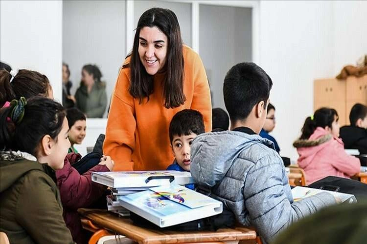 Okullarda ara tatil, Ramazan Bayramı ile birleşiyor haberinin görseli