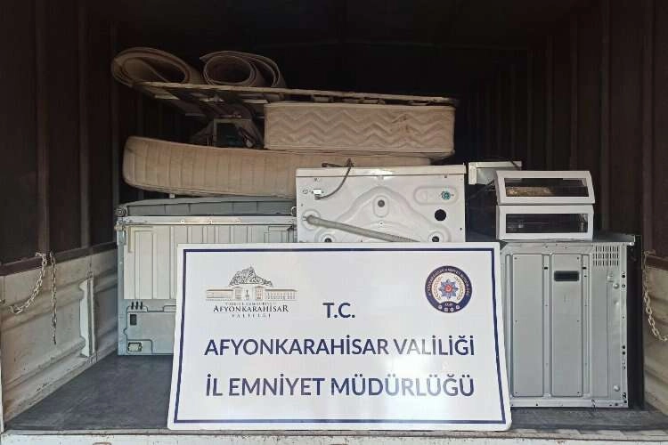 Afyonkarahisar’da  hırsızlar evde bir şey bırakmadı haberinin görseli