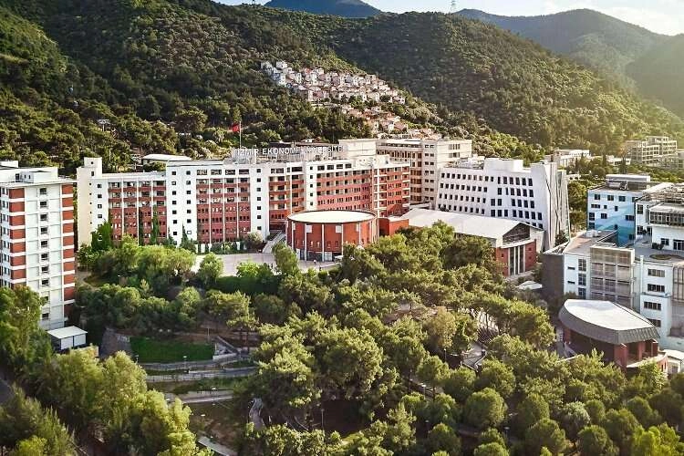 Deprem bölgesine 250 gönüllü çevirmen gitti haberinin görseli