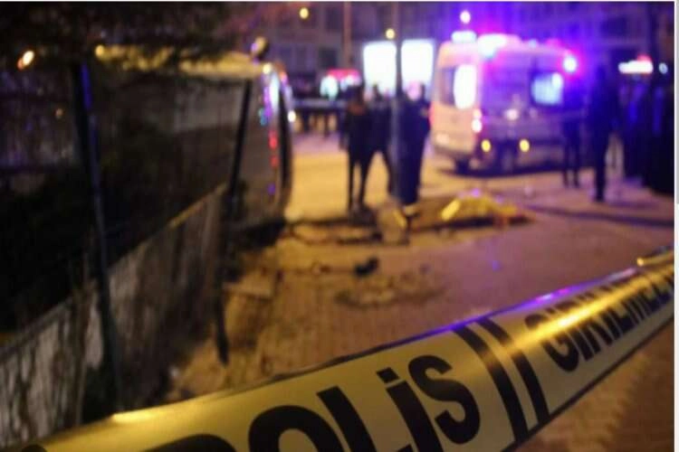 Evin bahçesine tavuk girdi: 10 kişi yaralı haberinin görseli