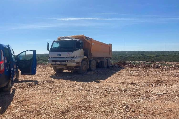 Aydın'da vadiye hafriyat döktüler haberinin görseli