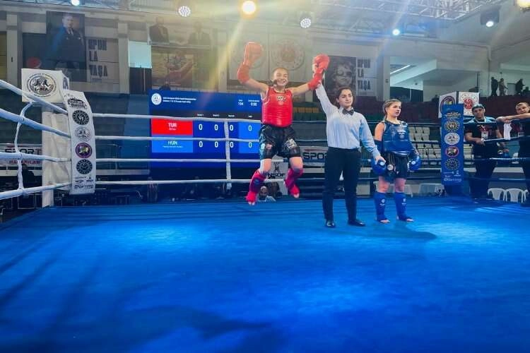 13 yaşındaki sporcu  Avrupa Şampiyonu oldu haberinin görseli