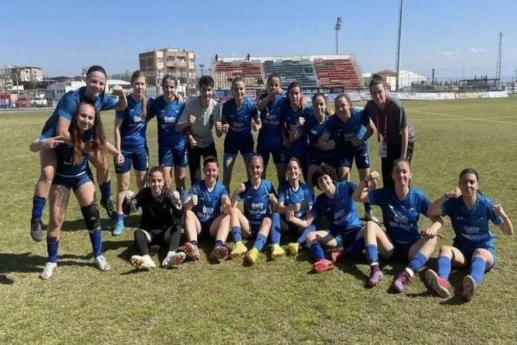 Muğla kadın futbol takımı haftayı 3 puanla kapattı haberinin görseli