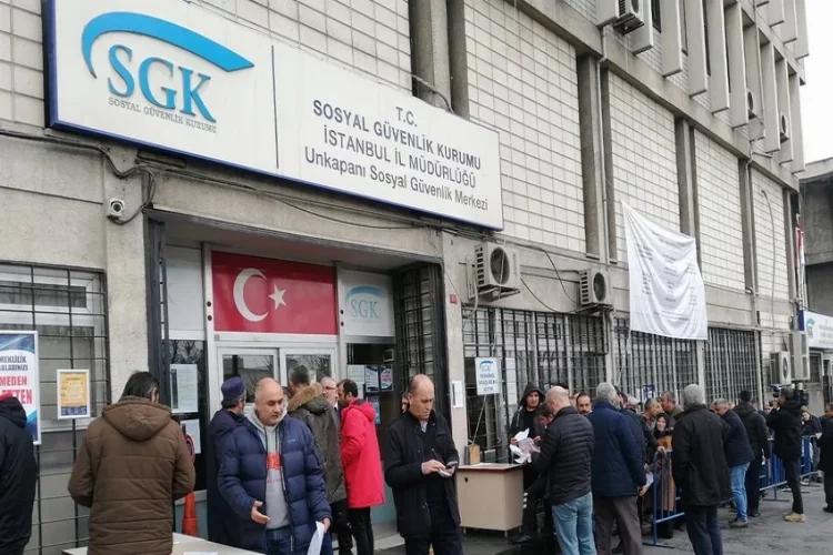 Esnaf ve staj mağdurları için EYT'ye yeni düzenleme talebi haberinin görseli