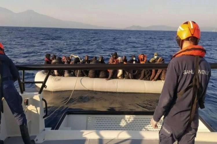 Aydın'da 15 düzensiz göçmen karaya çıkarıldı haberinin görseli