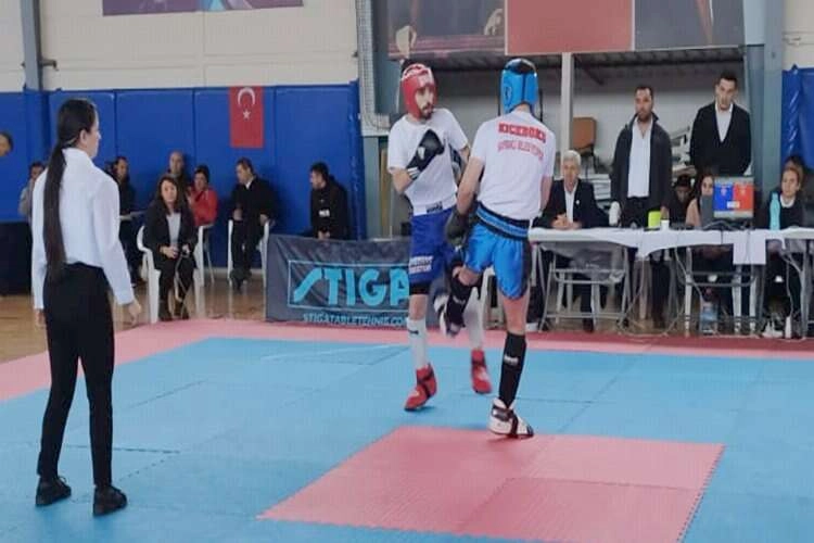 Bayraklı’nın sporcuları Bölge Şampiyonası’ndan 7 madalya ile döndü haberinin görseli
