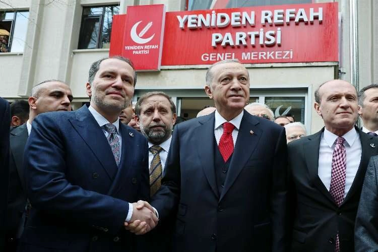 Cumhurbaşkanı Erdoğan'dan Fatih Erbakan'a ziyaret haberinin görseli
