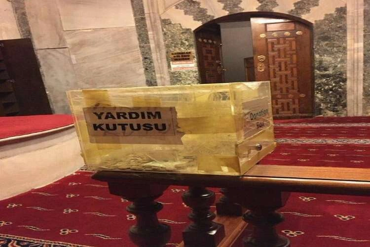 Camiden para çaldı... Güvenlik kamerasına yakalandı haberinin görseli