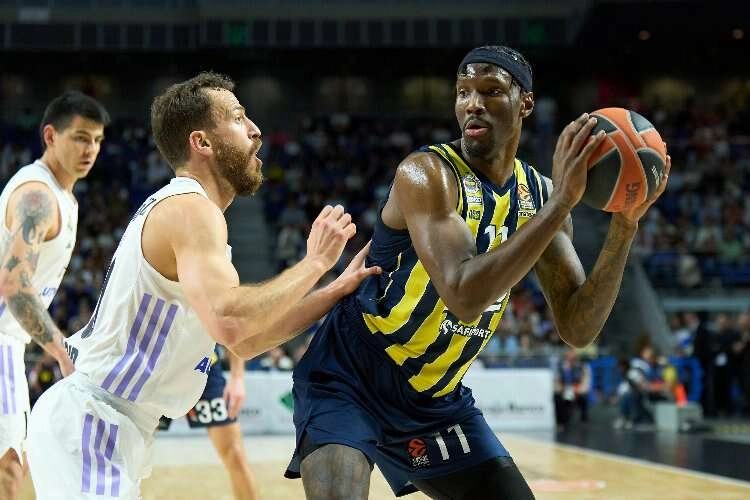 Fenerbahçe Beko, Madrid deplasmanından mağlubiyetle dönüyor haberinin görseli