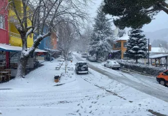 Ege'ye baharda kar sürprizi galerisinin önkapak görseli