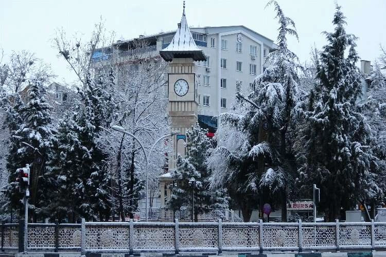 Ege'de kar sürprizi yaşandı