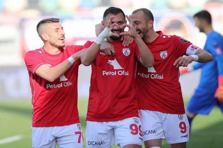 Altınordu’da Ali Özgün 8 maçta 6 gol ile oynadı haberinin görseli