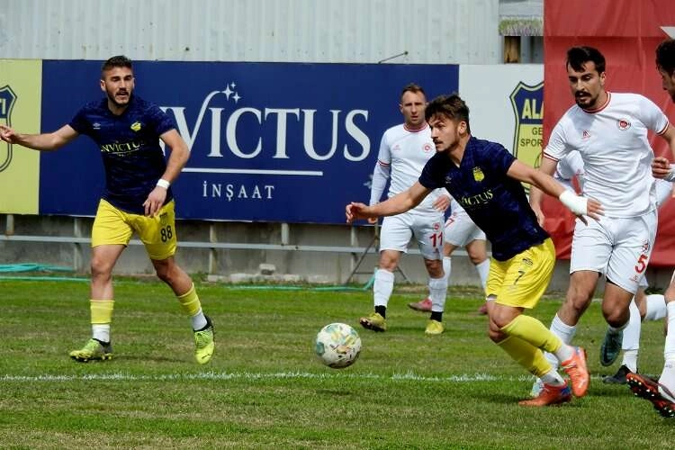 Alaçatıspor, 4’te 4 yaparak seriyi bozmadı haberinin görseli