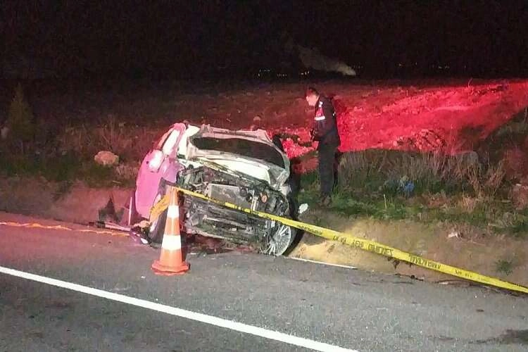 Uşak'ta otomobil şarampole devrildi: 1 ölü haberinin görseli