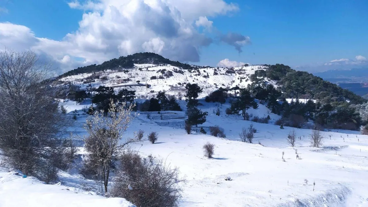 Ege&#039;ye baharda kar sürprizi