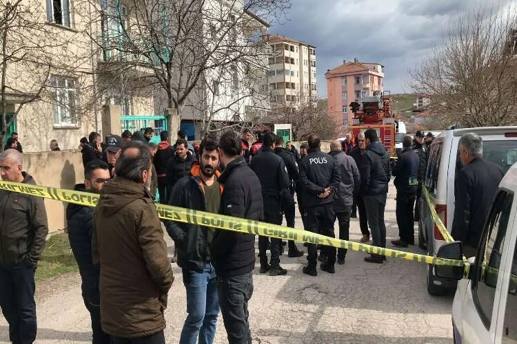 Elazığ'da bir evde 6 kişi ölü bulundu haberinin görseli