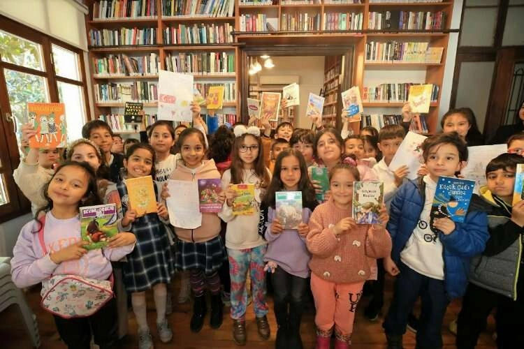 Kütüphane Haftası’nda çocuklardan örnek davranış haberinin görseli