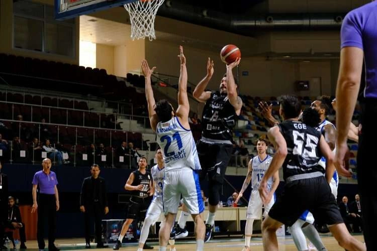 Çağdaş Bodrumspor liderliğini koruyor haberinin görseli