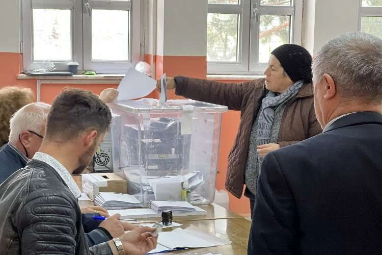 Bulgaristan için sandık başındalar haberinin görseli