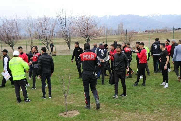 Amatör küme maçı olaylı bitti: 5 gözaltı haberinin görseli