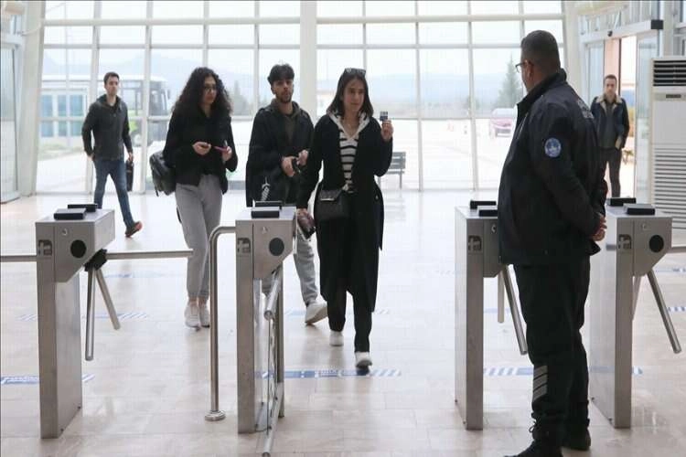 Üniversitelerde 
