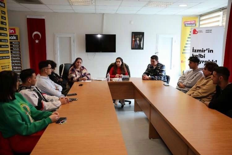 Gençler seçim güvenliği için sahada haberinin görseli