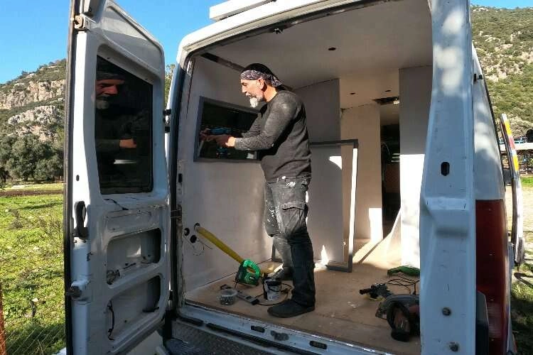 Hayalini kendi imkanlarıyla inşa ediyor haberinin görseli