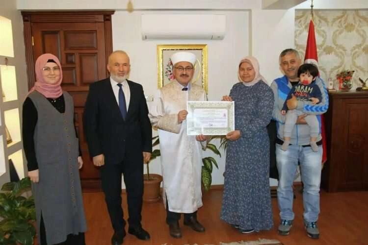 Filipinli Nenet Muğla'da Müslüman oldu haberinin görseli