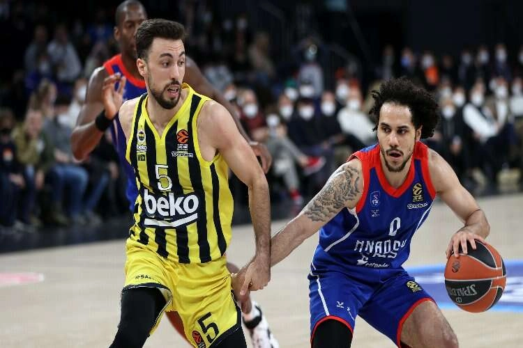 Euroleague'de Türk derbisi: Fenerbahçe Beko- Anadolu Efes  haberinin görseli