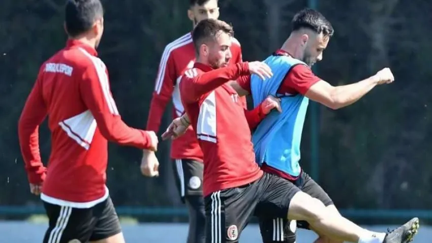 Turgutluspor’da 2 oyuncu kadro dışı bırakıldı