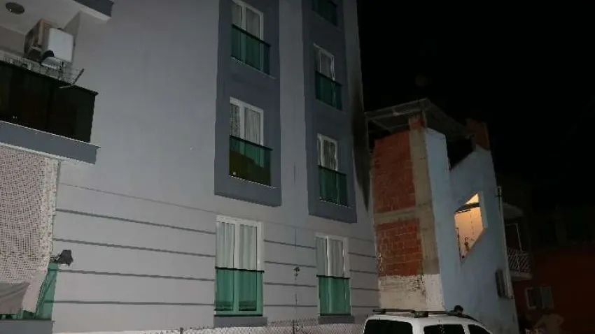İzmir’de korkunç olay: Eski sevgilisinin evine molotof attı