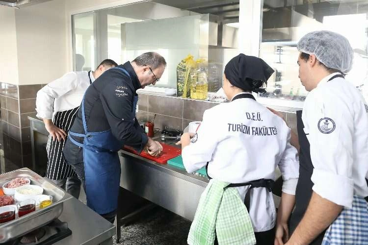 Dünyaca ünlü şefler anlamlı projede buluştu haberinin görseli