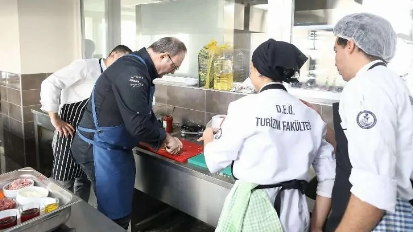 Dünyaca ünlü şefler anlamlı projede buluştu haberinin görseli