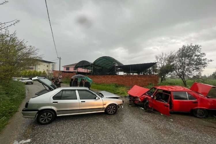 Aydın'da trafik kazası... 2 kişi yaralı haberinin görseli