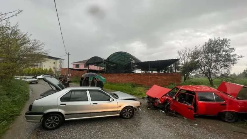 Aydın'da trafik kazası... 2 kişi yaralı haberinin görseli