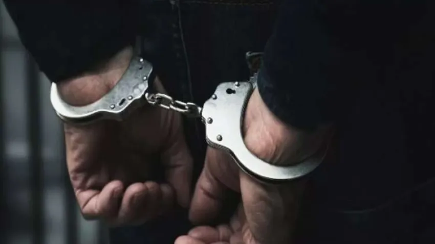 Aranması bulunan şüpheli uyuşturucuyla yakalandı haberinin görseli