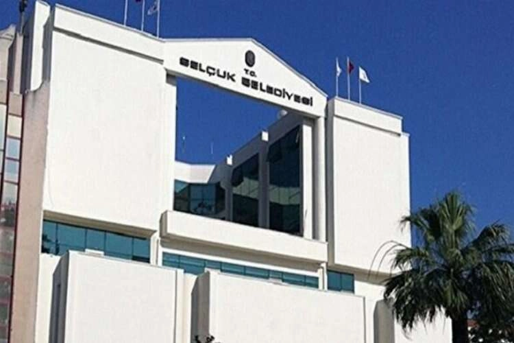 Selçuk Belediyesi hizmet binasına grev kararı asıldı haberinin görseli