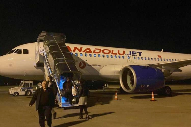 Uçak, piste inemedi! Yolcular panik yaptı haberinin görseli