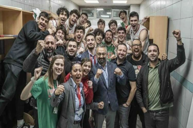Karşıyaka'nın gençleri sahaya çıkıyor  haberinin görseli
