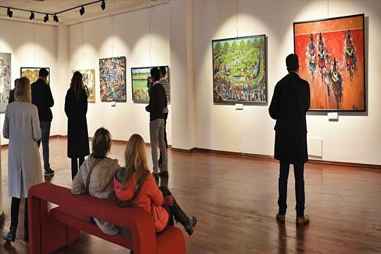 Türkiye Jokey Kulübü resim yarışmasının sergisi açıldı haberinin görseli