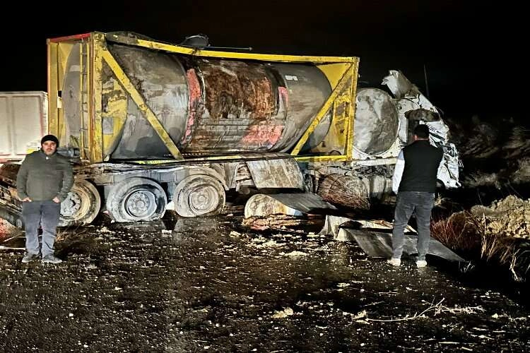 Afyonkarahisar'da silobas devrildi haberinin görseli
