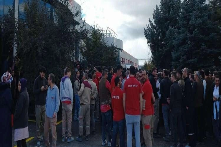 Güral Porselen çalışanları Kütahya'da eylem yaptı haberinin görseli