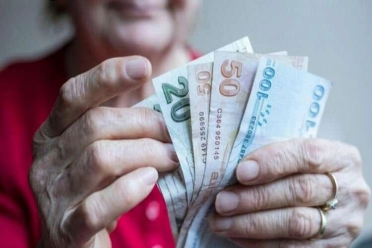 Emeklilerin maaş ve ikramiye tarihleri açıklandı! haberinin görseli