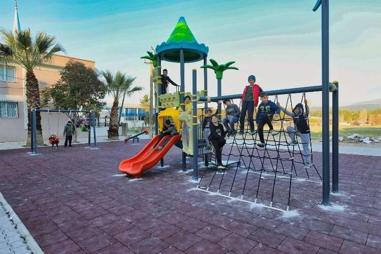 Gaziemir’de, park ve yeşil alanlara yatırım haberinin görseli