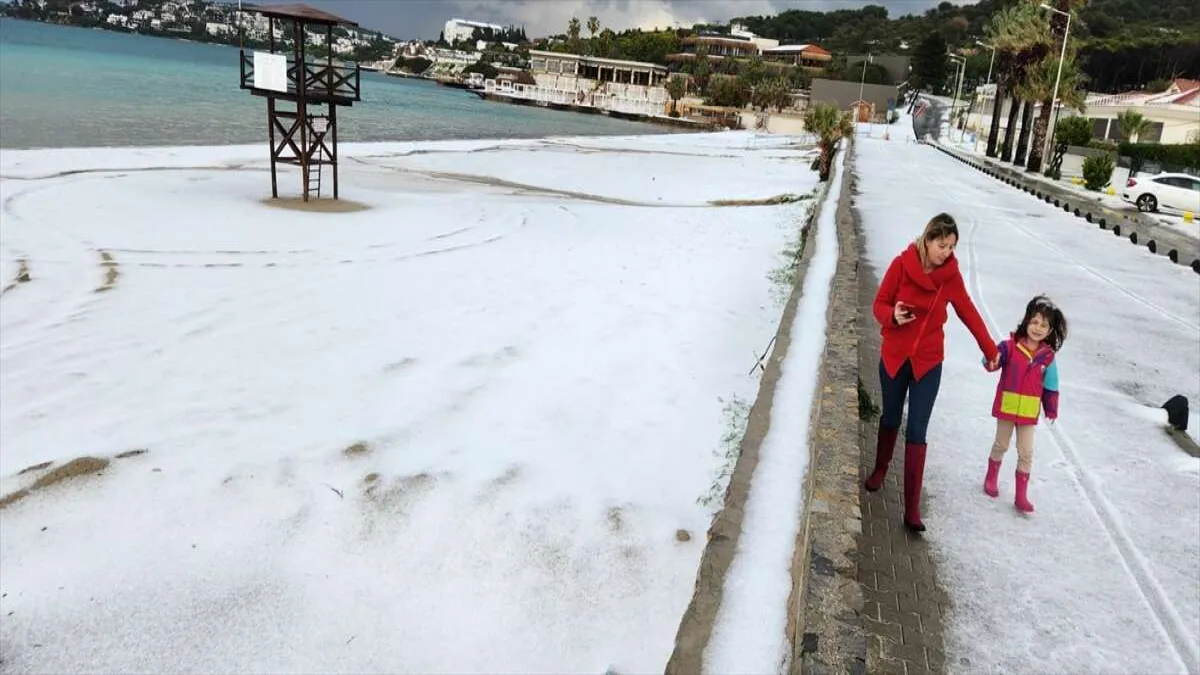 Çeşme nisan ayında beyaza büründü - 595