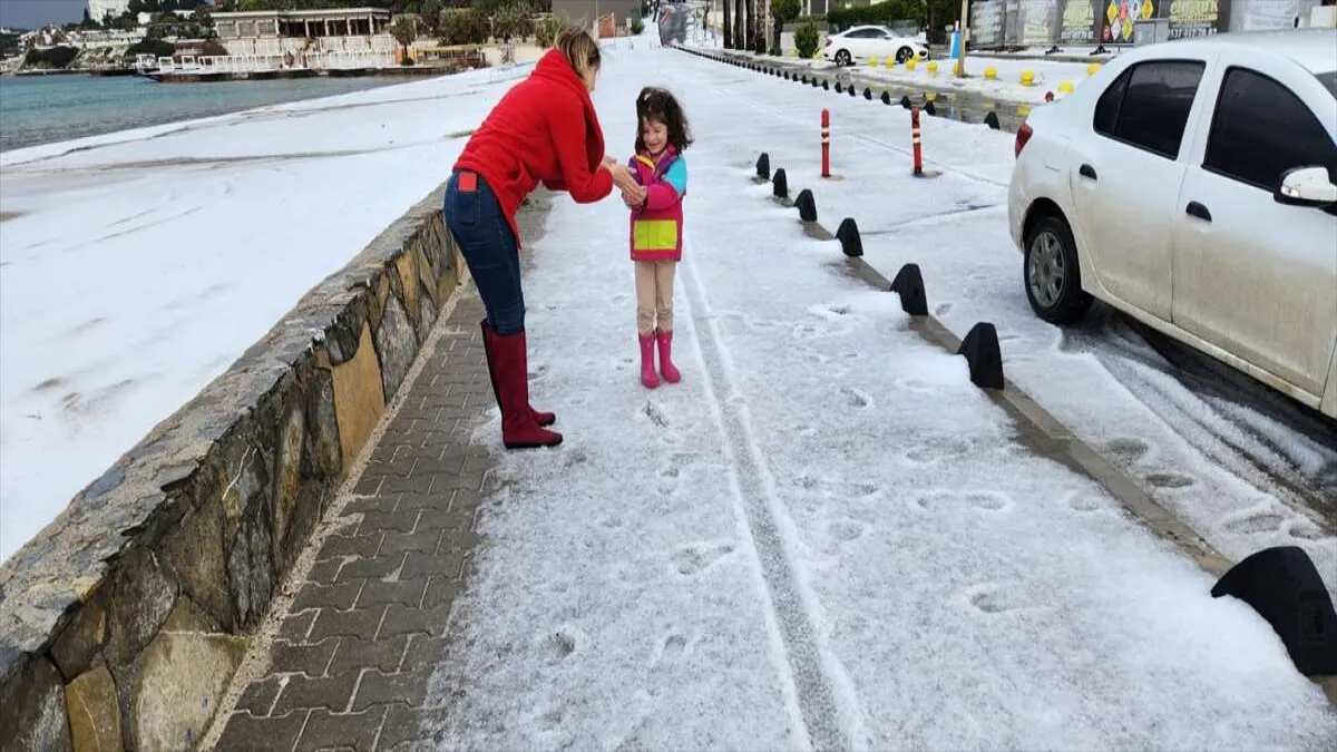 Çeşme nisan ayında beyaza büründü - 1692