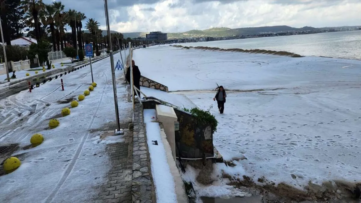 Çeşme nisan ayında beyaza büründü - 594