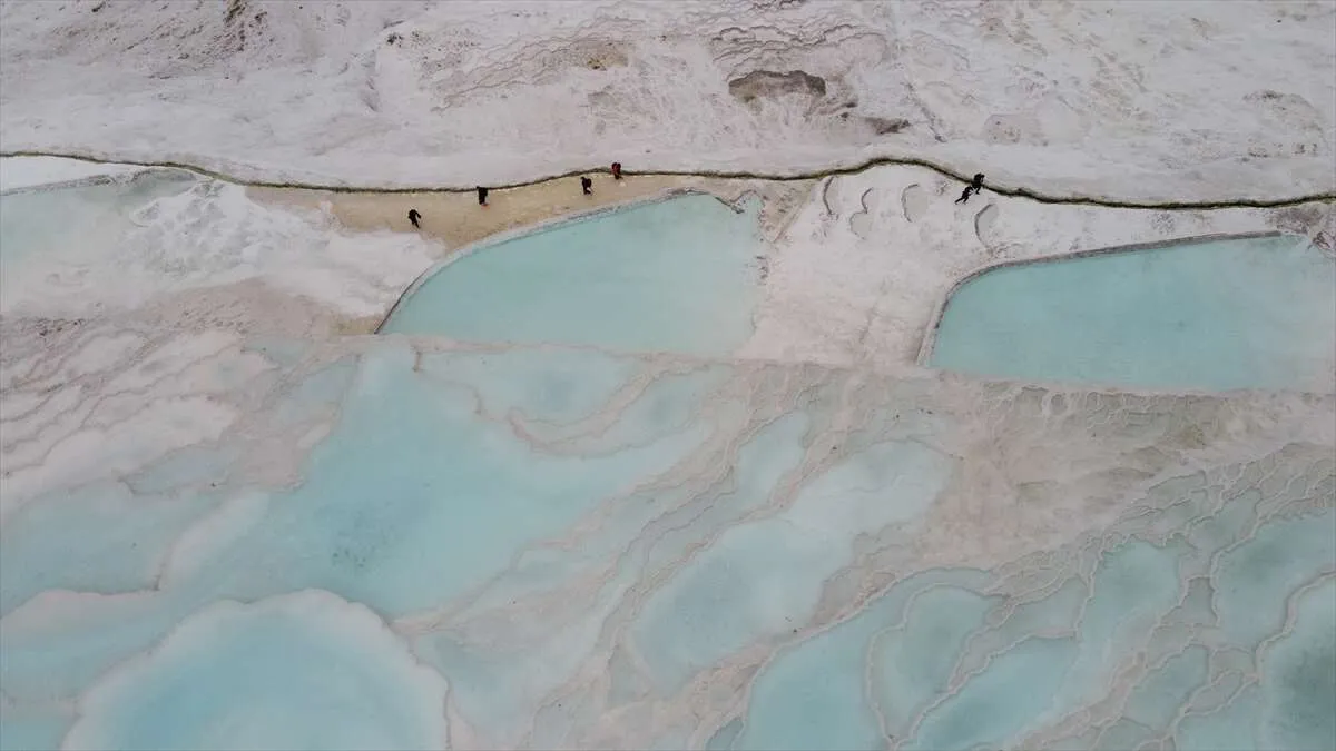 Pamukkale'ye yoğun ilgi... Ziyaretçi sayısı her yıl artıyor - 1712