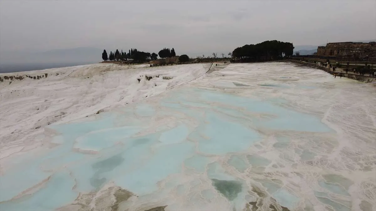 Pamukkale'ye yoğun ilgi... Ziyaretçi sayısı her yıl artıyor - 1709