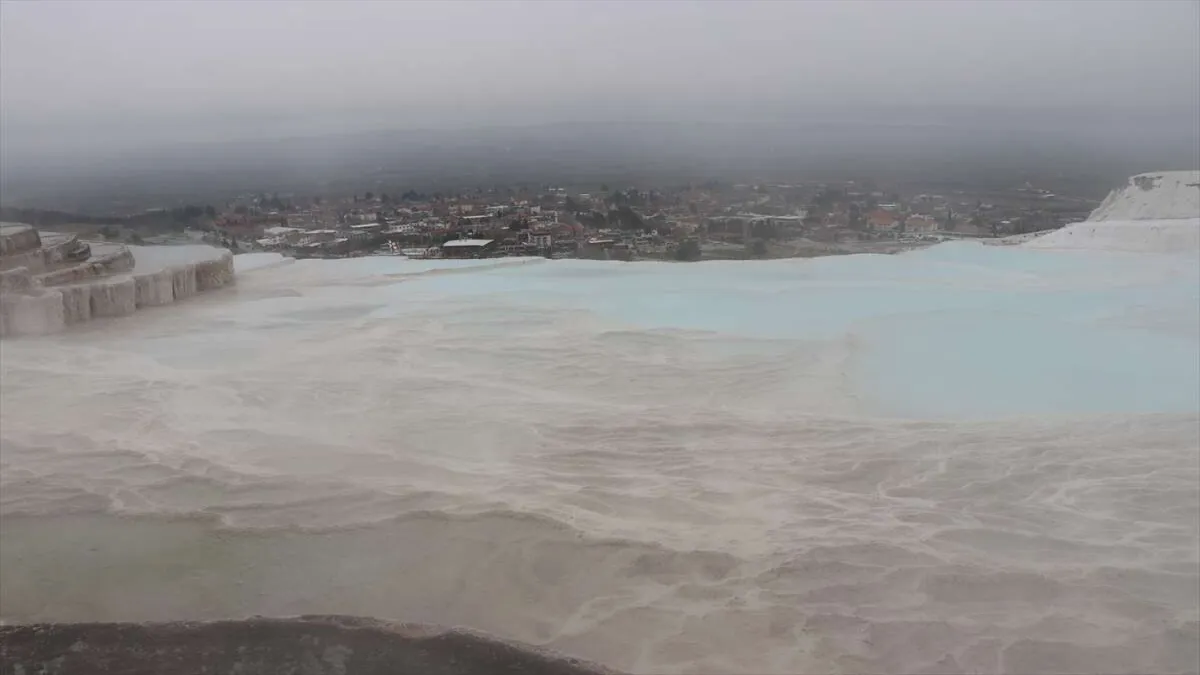 Pamukkale'ye yoğun ilgi... Ziyaretçi sayısı her yıl artıyor - 613